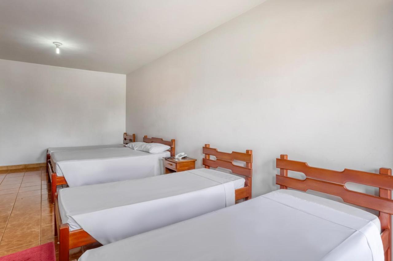 Hotel Aguia Morrinhos  Buitenkant foto